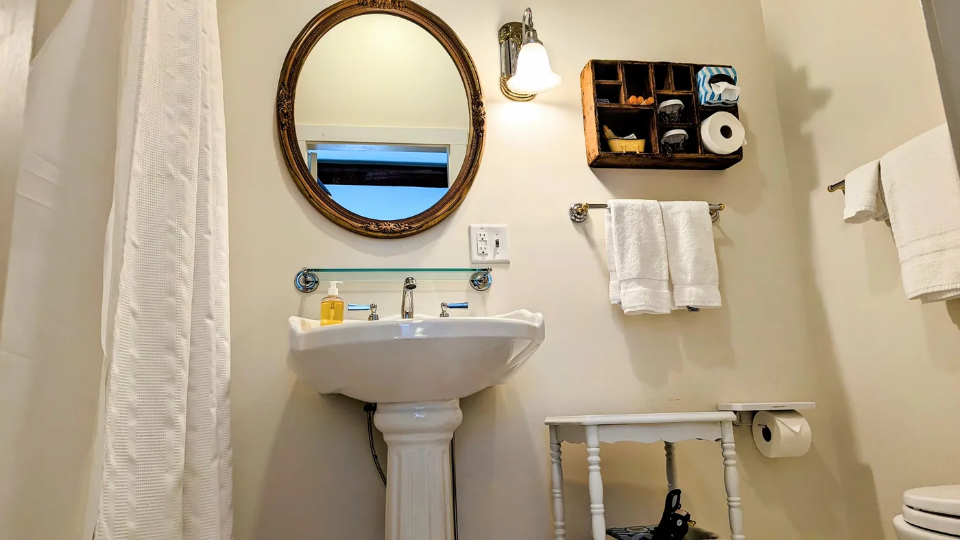 Fletcher Room at Heart of the Village Inn in Shelburne Vermont — gallery image 4