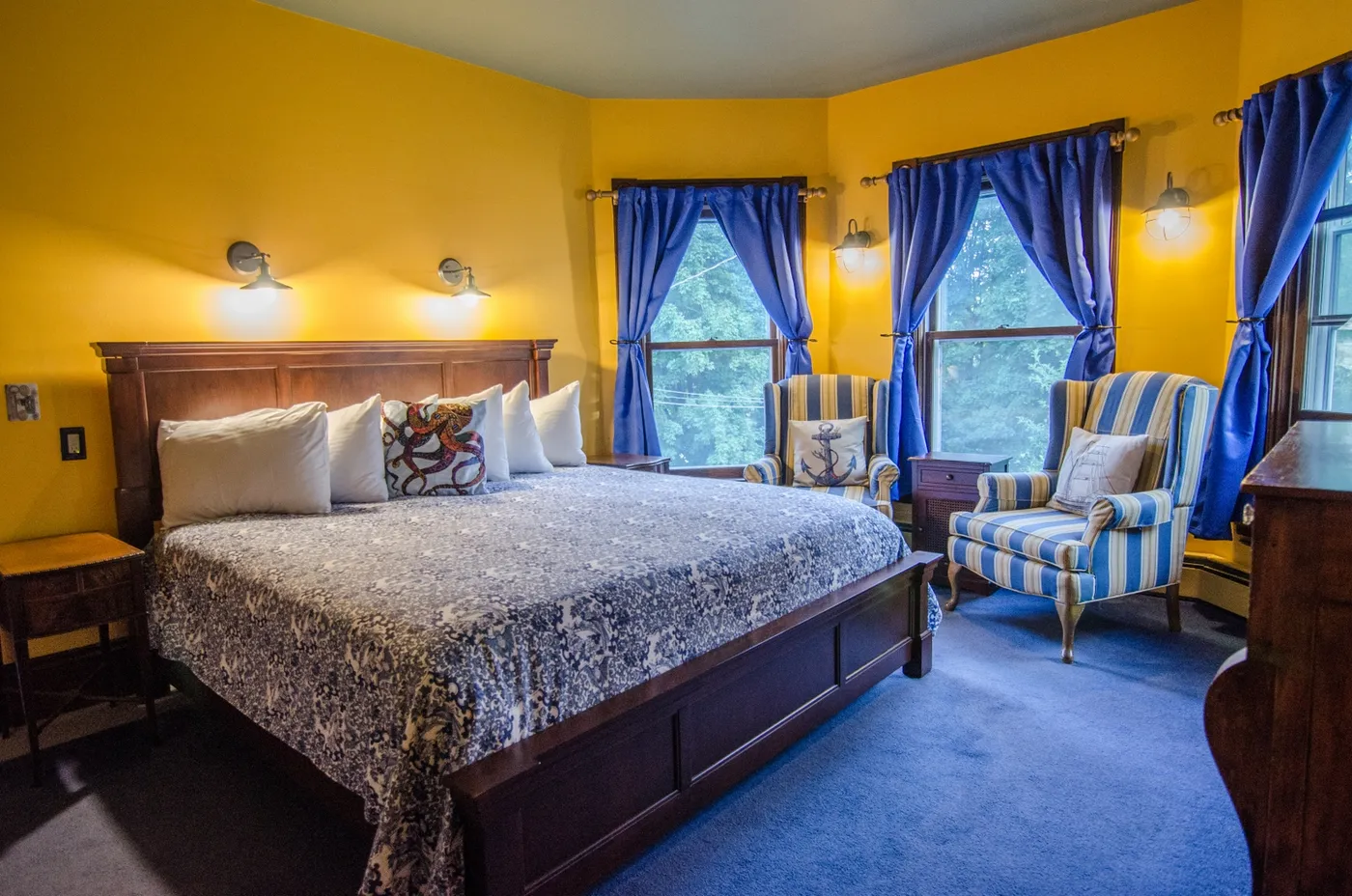 Harrington Suite at Heart of the Village Inn in Shelburne Vermont — gallery image 2