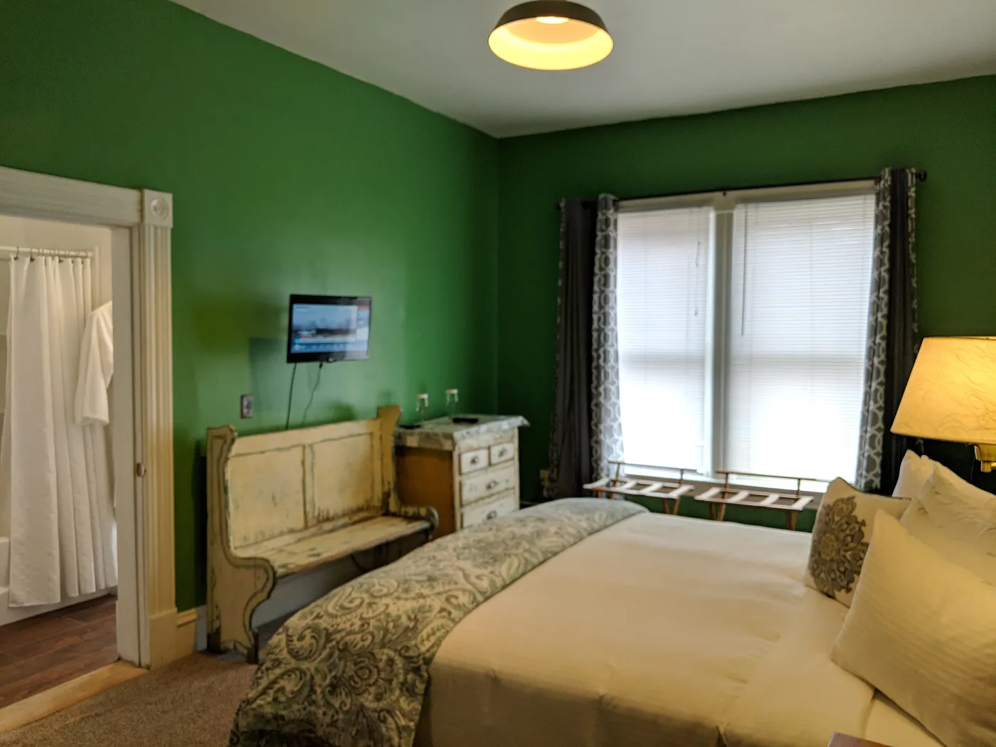 Shelburne Room at Heart of the Village Inn in Shelburne, Vermont