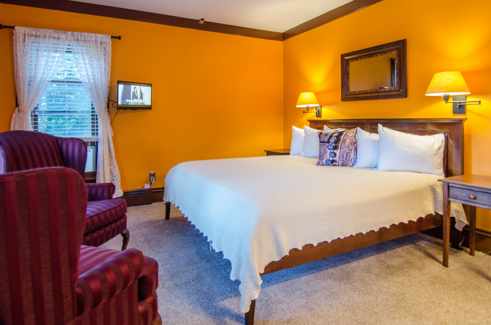 Van Vliet Room at Heart of the Village Inn in Shelburne, Vermont — gallery image 3