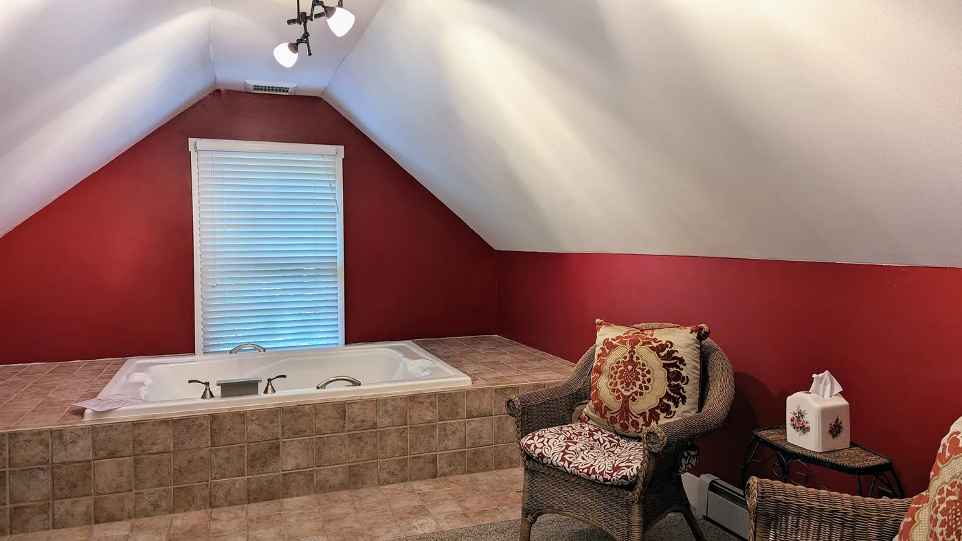 Webb Suite at Heart of the Village Inn in Shelburne Vermont — gallery image 4